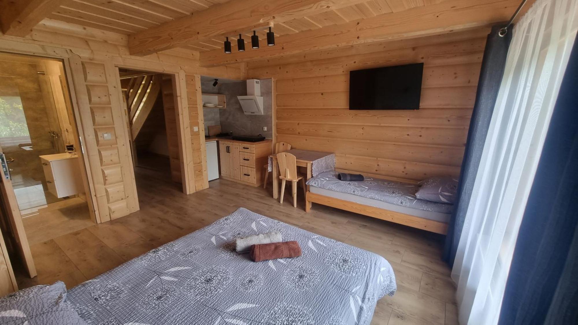 Pod Grusza Guest House Dzianisz Ngoại thất bức ảnh