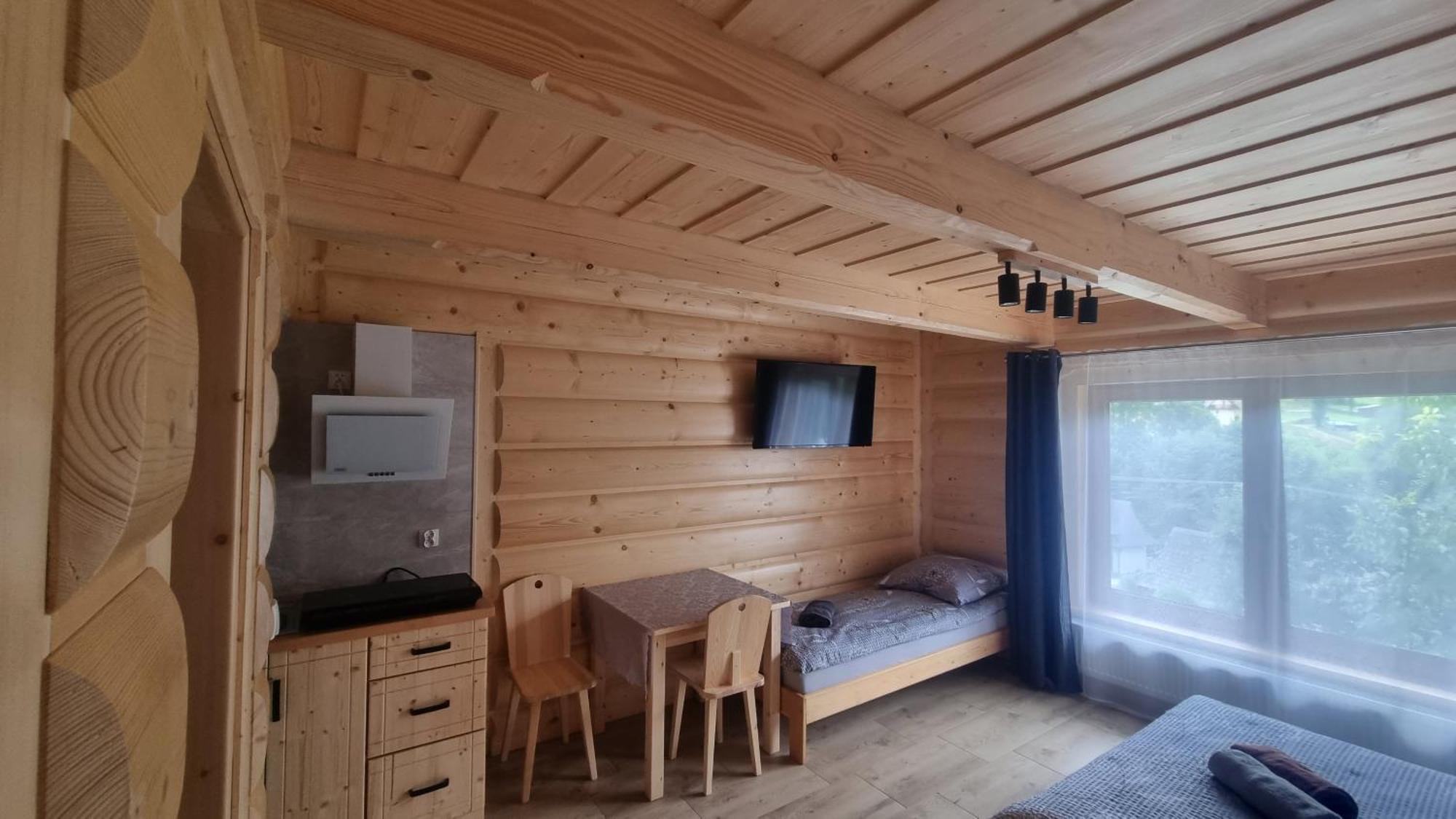 Pod Grusza Guest House Dzianisz Ngoại thất bức ảnh