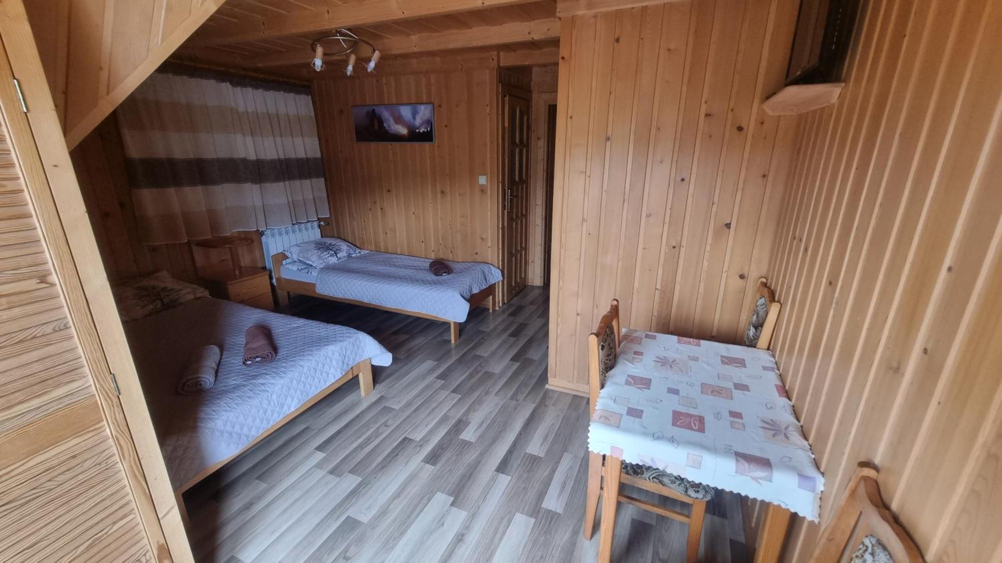 Pod Grusza Guest House Dzianisz Ngoại thất bức ảnh