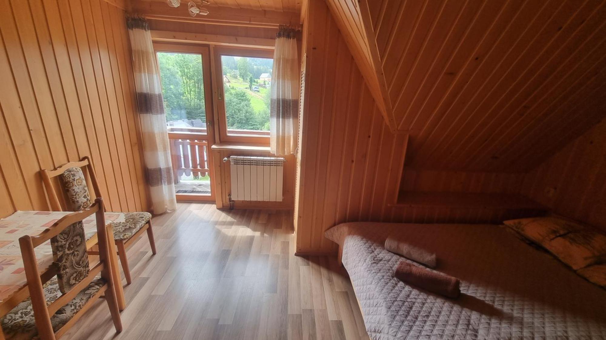 Pod Grusza Guest House Dzianisz Ngoại thất bức ảnh