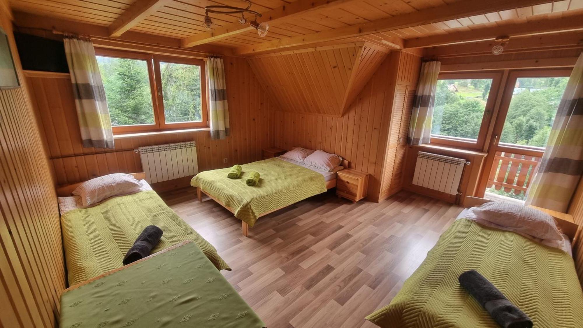 Pod Grusza Guest House Dzianisz Ngoại thất bức ảnh